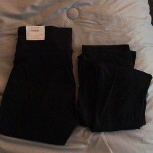 TWO pairs of aerie NEW chill play move leggings!